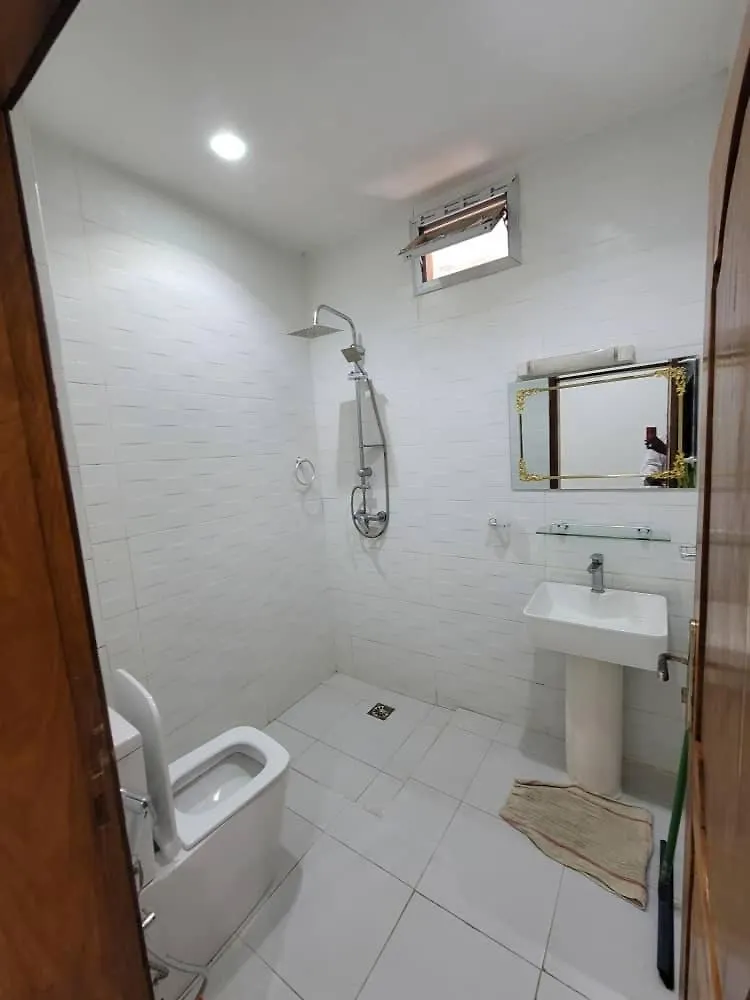 Magnifique Villa Standing Avec Piscine Et Jardin A Ngor Virage Dakar