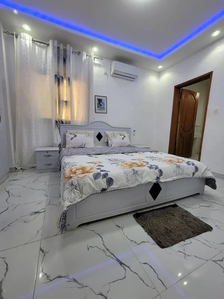 Magnifique Villa Standing Avec Piscine Et Jardin A Ngor Virage Dakar